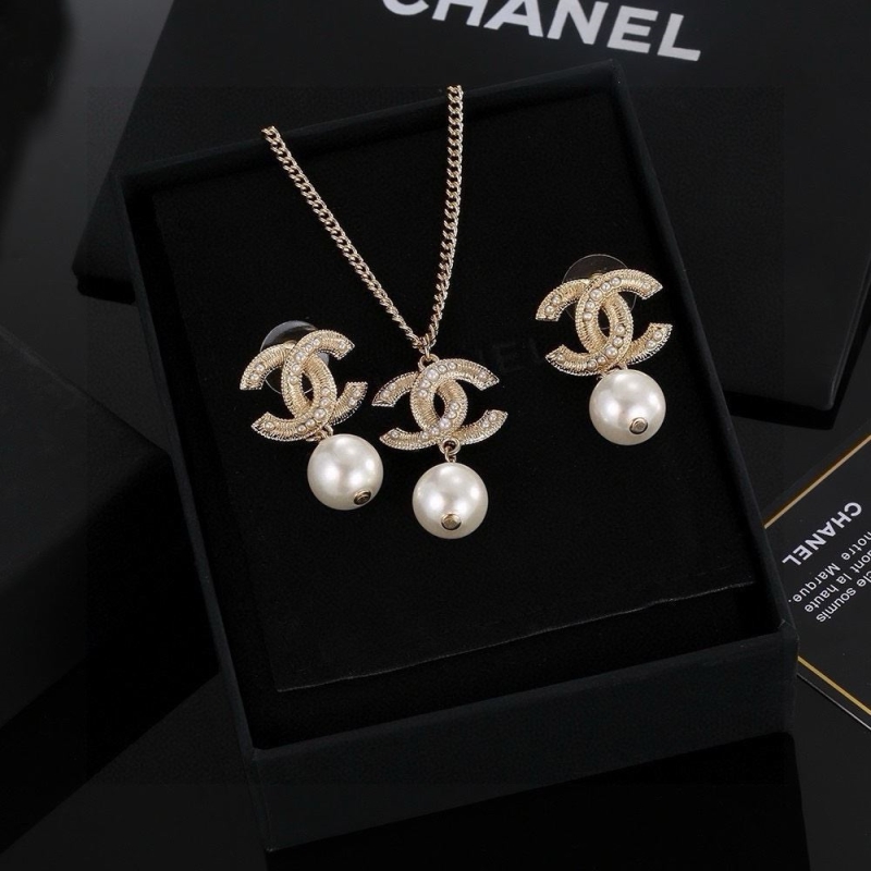 Ch**el necklaces